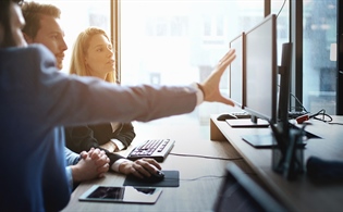 Four Strategies for Stronger HI–IT Collaboration in the Digital Age